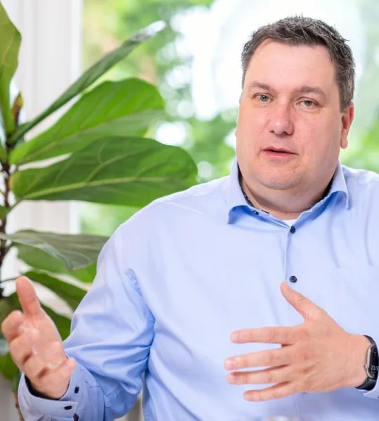 Rechtsanwalt Andreas Meyer im persönlichen Beratungsgespräch in Kiel