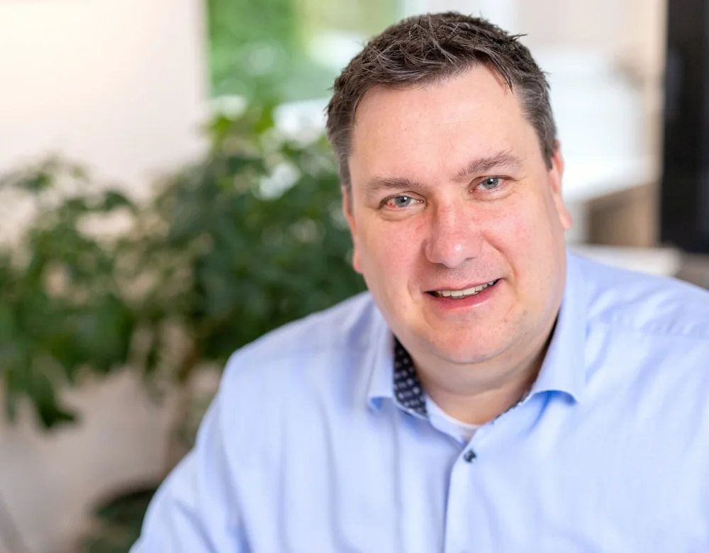 Rechtsanwalt Andreas Meyer, telefonisch erreichbar für Mandanten in Auslieferungssachen